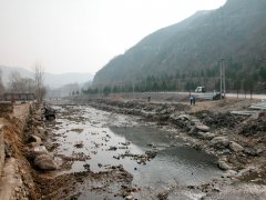怀柔神潭峪小流域沟道生态治理施工中