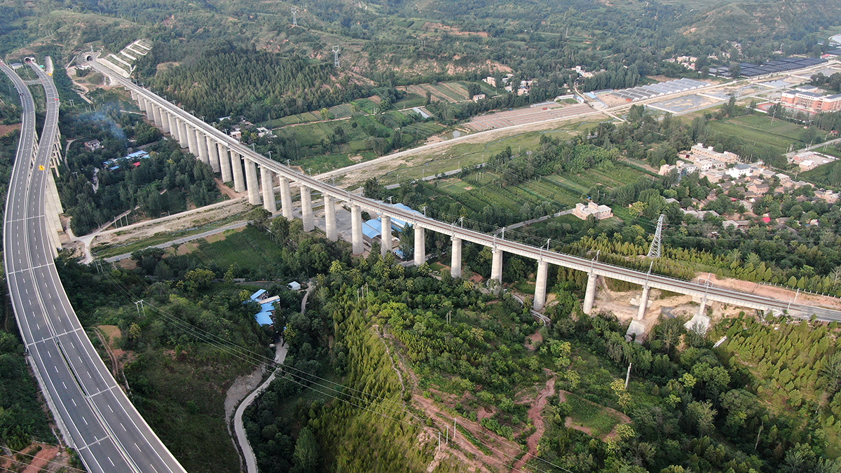 浩吉铁路横涧河特大桥