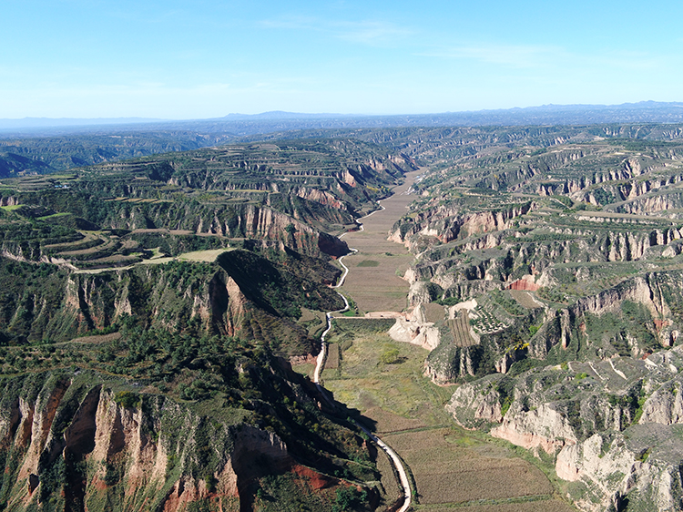 中国水利报-山西稿件配图-隰县江家沟沟坝地4-750.jpg