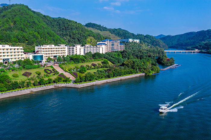 5矿部汀江全景（游艇）.jpg