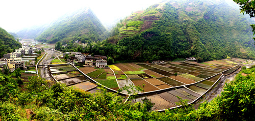 洪山镇人口_随县洪山镇图片